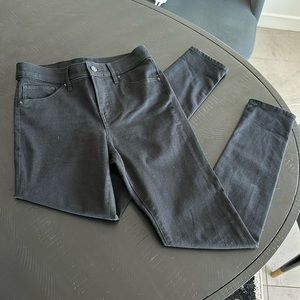 EXPRESS BLACK MID RISE SKINNY JEAN